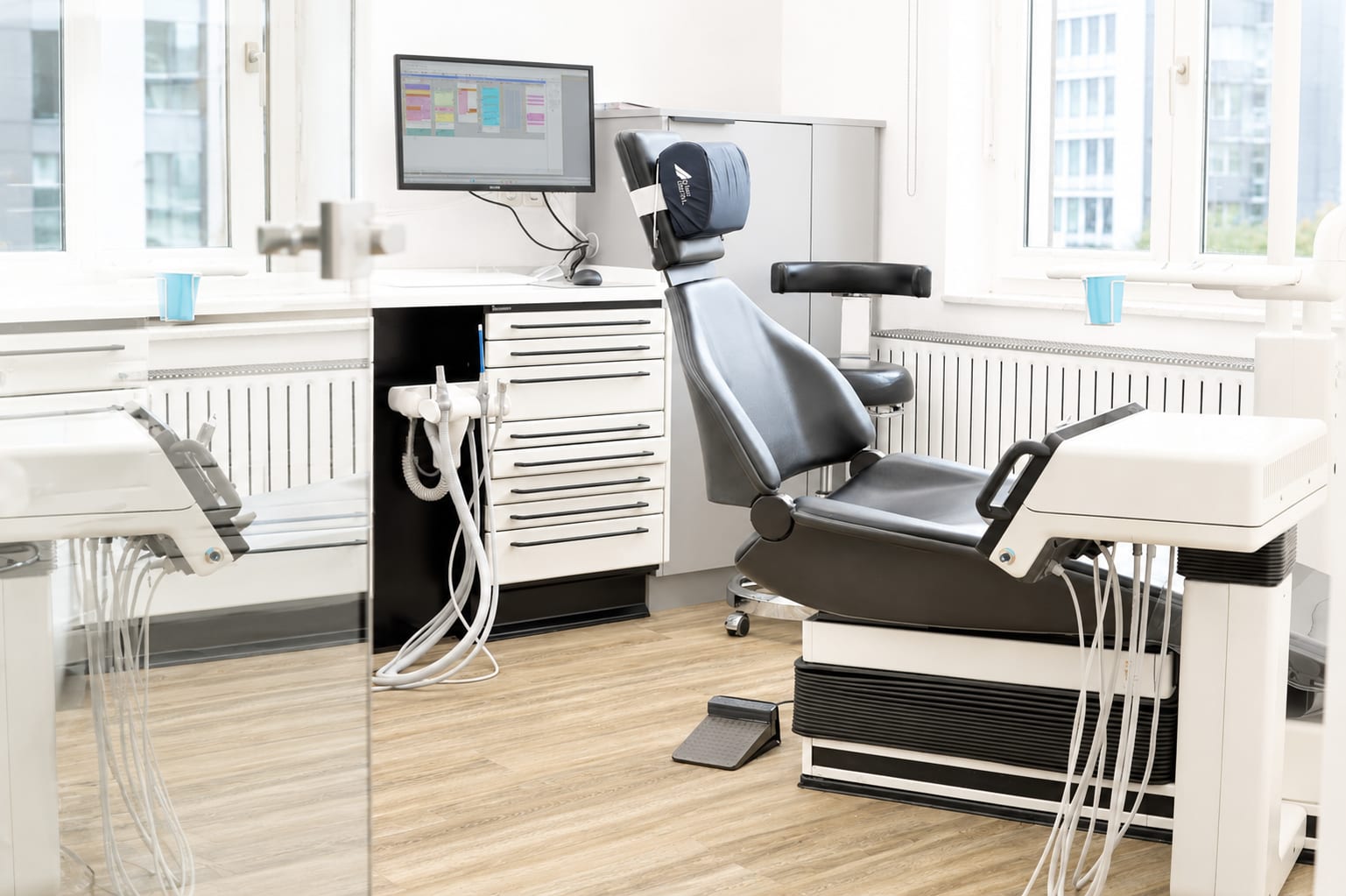 Behandlungszimmer mit digitaler Dokumentation