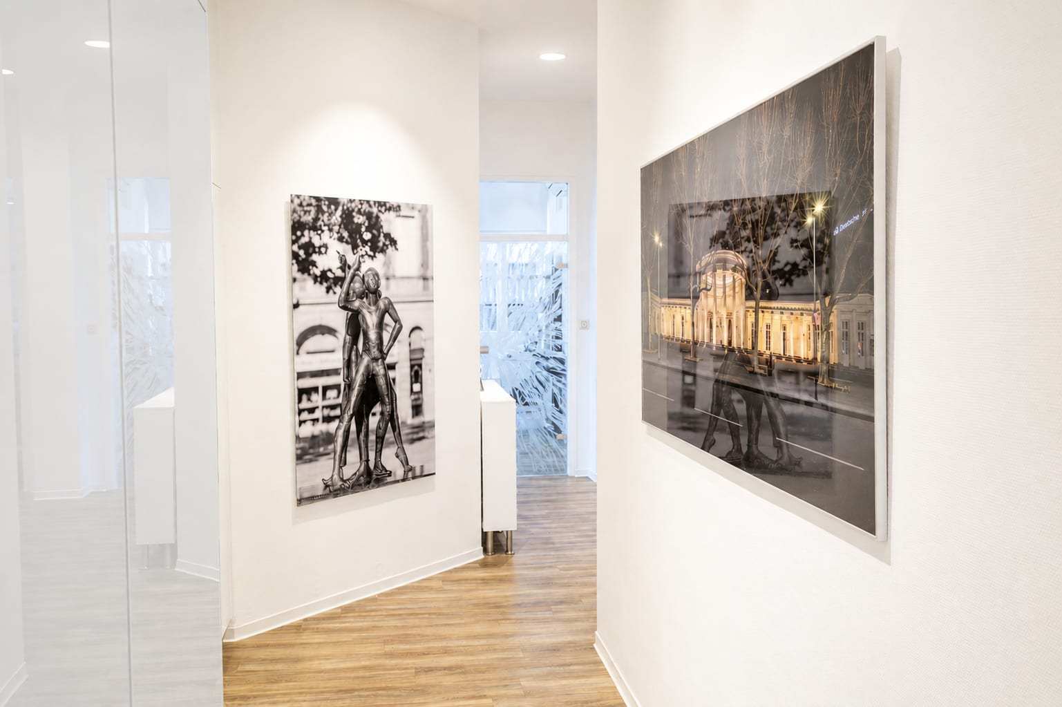 Flur mit Aachen-Kunstfotografien